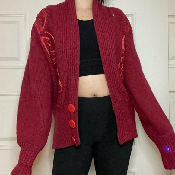 Vintage Embroidered Red Knit Oversized Cardigan - Picture 2 of 7